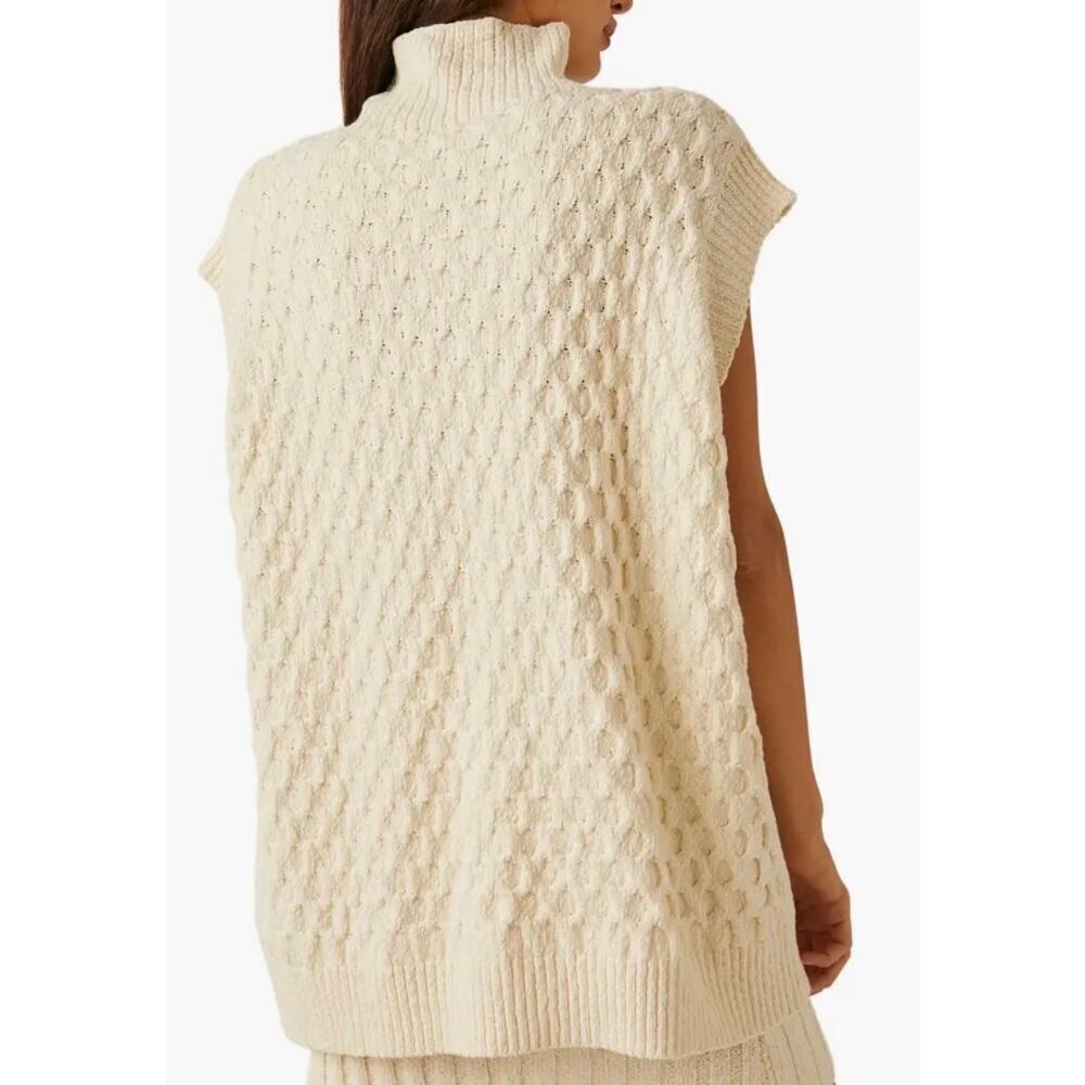 Free People Oversized Cable Knit Mock Neck Sweater Vest Ivory Chunky NWT Small - Picture 2 of 9